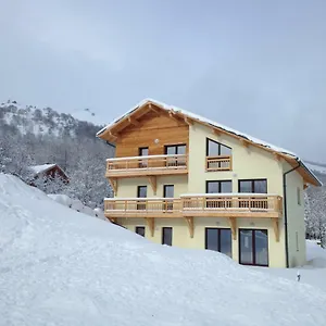 https://les-chalets-du-grand-galibier.hotels-rhonealpes.com